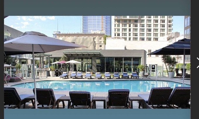 Downtown Apartment | Luxury Rise in the Heart of Downtown LA