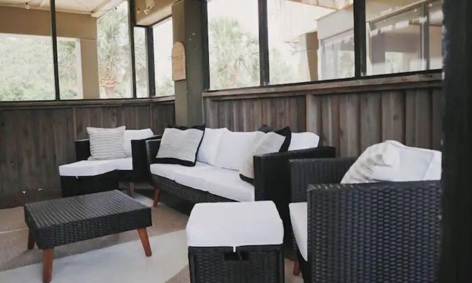 Carrabelle Condo | Luxury Riverfront Retreat w/Pool + Ocean View