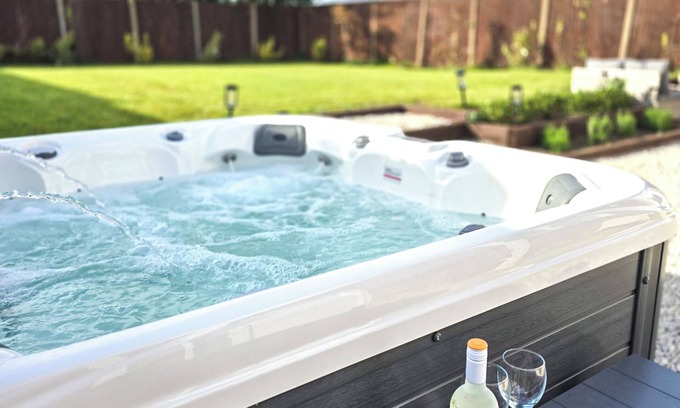 Dover House | Luxury Sea View Retreat with Hot Tub – Sleeps 8
