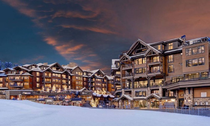 Peak 8 Resort | Luxury Ski-In/Out Suite. Grand Colorado Peak 8. 1BR King + Queen Sofa. Sleeps 4!