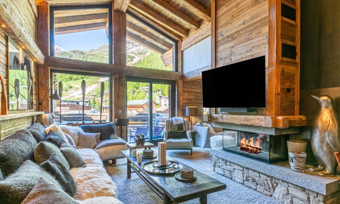 Val-d'Isere Apartment | Luxury Ski-in/Ski-out Duplex: Hammam, Jacuzzi, Fireplace, Near Slopes