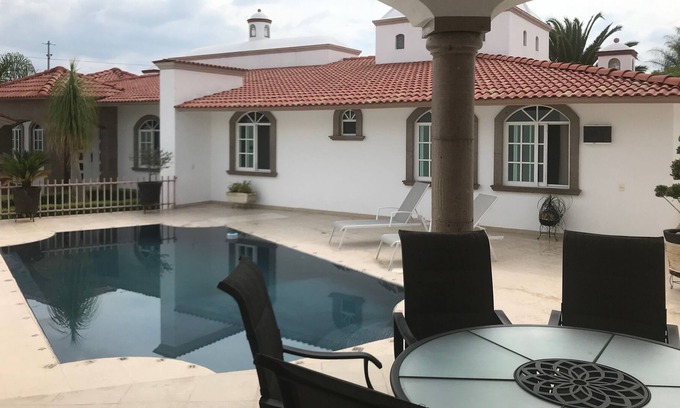 Juriquilla House | Luxury, Spacious Boutique House & Pool Juriquilla Querétaro