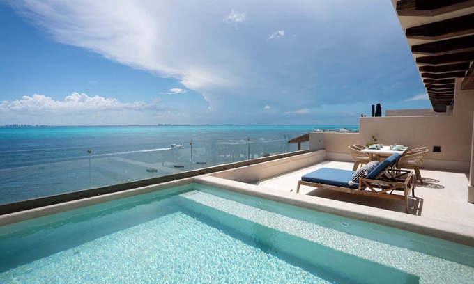 Isla Mujeres Apartment | Luxury Stay | 5BR | Beachfront PH w/Rooftop Pool