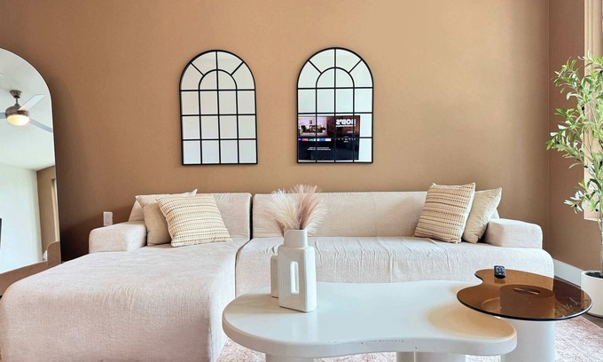 Lyon Street Apartment | Luxury Stay Near Disneyland W/Pool,Gym & Parking