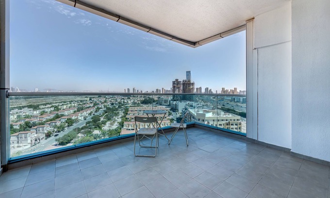 Jumeirah Village Triangle Apartment | Luxury StayCation - Al Jawhara Tower Studio Apt in the Heart of Dubai