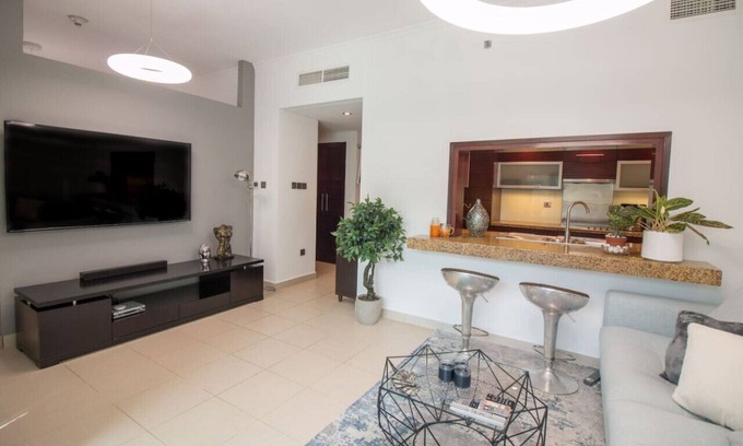 Downtown Dubai Apartment | Luxury studio at Downtown! Full Burj Khalifa View