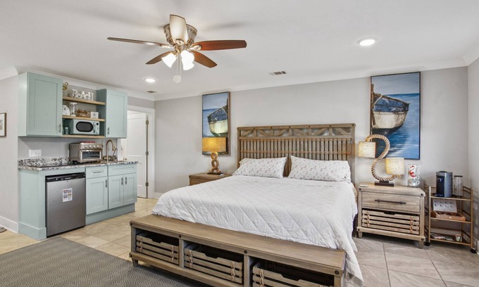 Tybee Island Apartment | Luxury studio for 2 humans &1 pup, on quiet North Beach!