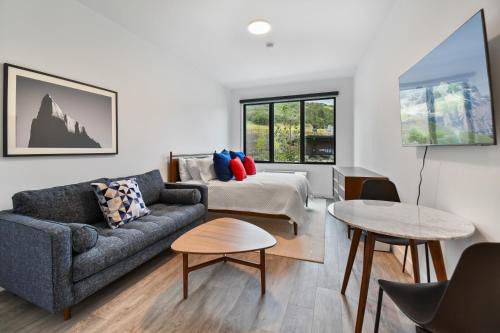 Park City House | Luxury Studio, Minutes to Gondola, Ski Deer Valley, Hot Tubs, Resort Amenities