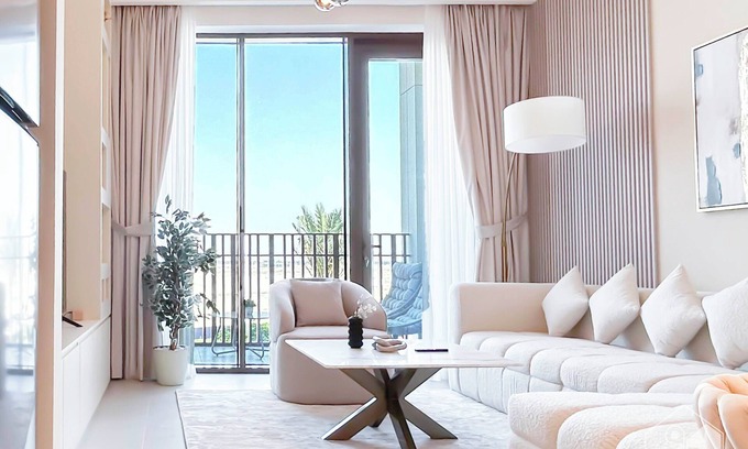 Dubai Apartment | Luxury & Style at Dubai Creek 1B with balcony