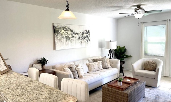 Groveland Apartment | Luxury Suite Groveland (15948)