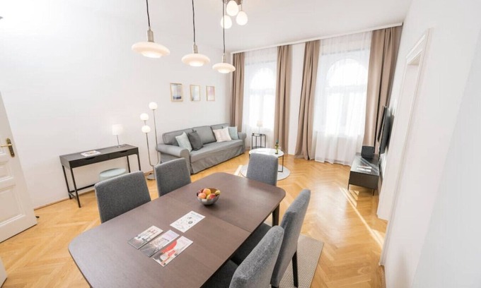 Alsergrund Apartment | Luxury Suite Liechtenstein Top 24