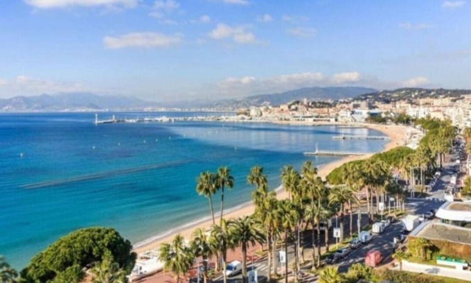 Cannes La Bocca Apartment | Luxury T3 apartment 300 m from the beach