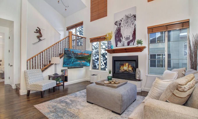 Ketchum House | Luxury Townhome located in West Ketchum. Short walk to Ski Lifts and town!