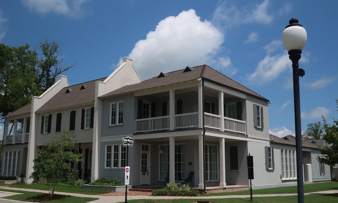 Highlands - Perkins House | Luxury townhome near LSU and L’Auberge Casino