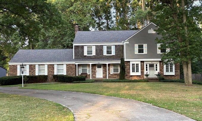 Boardman House | Luxury Townhouse on Golf Course in Boardman with Canfield School District