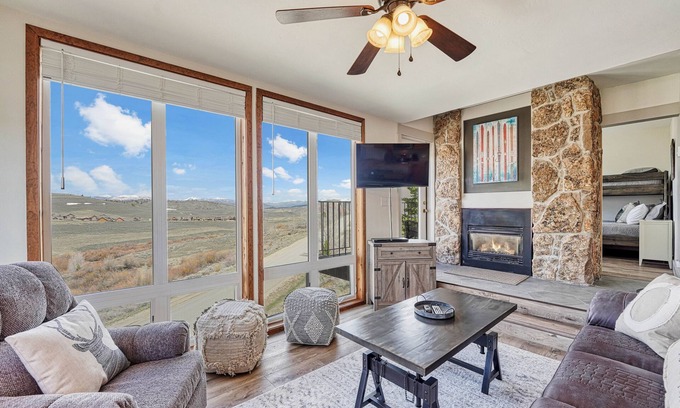 Silvercreek Condo | Luxury Updated 2BR2BA/Walk to Base/Bike Hike Fish Golf/STUNNING Mountain Views🌄