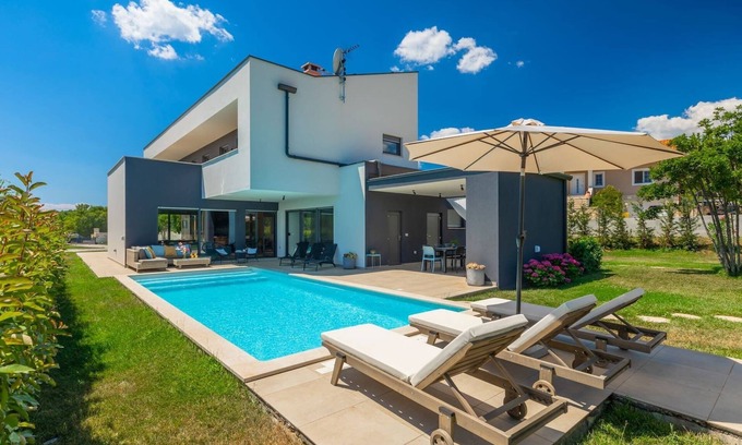Rakalj Villa | Luxury villa Hedone with pool in Rakalj