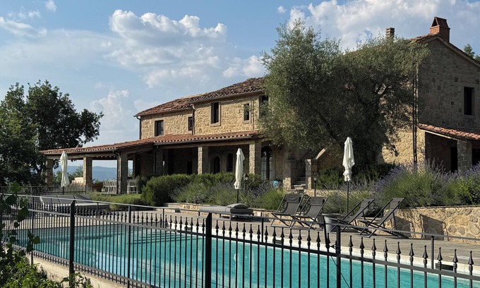 Castel del Piano Villa | Luxury Villa in Tuscany with Pool, Gateway to Val d’Orcia & Montalcino