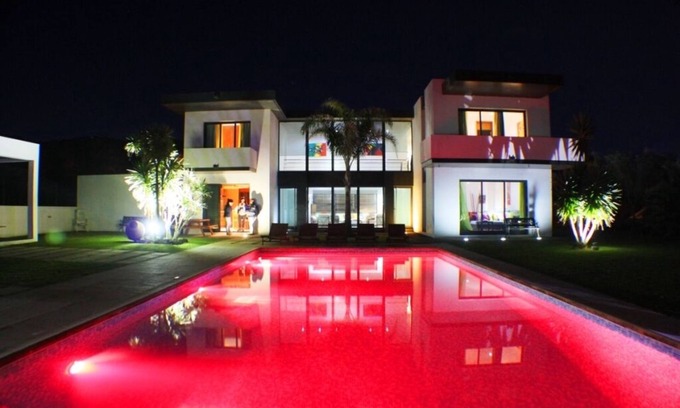 Vila Franca do Campo House | Luxury villa Large with private pool, minutes from the beach,