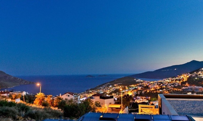 Kas Villa | Luxury Villa Near to City Center with Large Pool, Stunning View and Privacy
