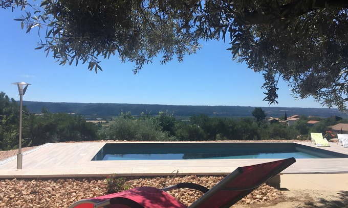 Volx Villa | Luxury Villa – Panoramic Views with Mountain View, Wi-Fi and Air Conditioning