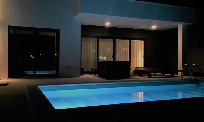 Famalicao Villa | Luxury villa with private pool near Nazaré