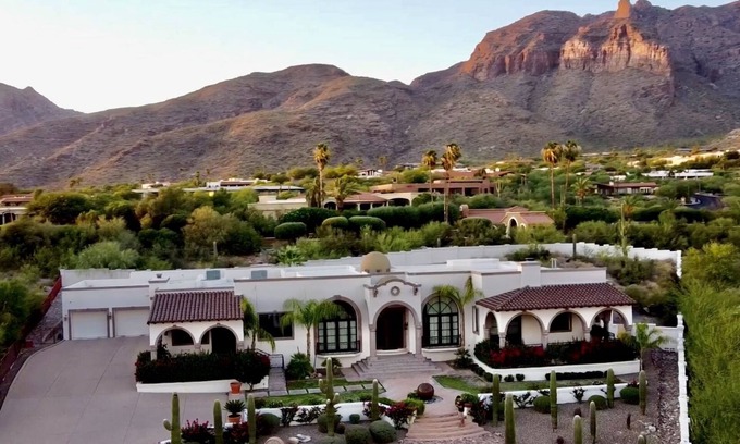 The Foothills House | Luxury Villa with Best Views in Tucson