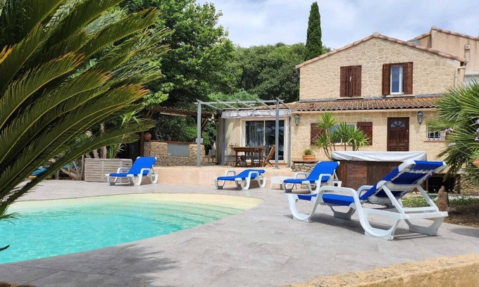 Quartier des Espesses Villa | Luxury villa with infinity pool & spa 5 min from downtown Nîmes