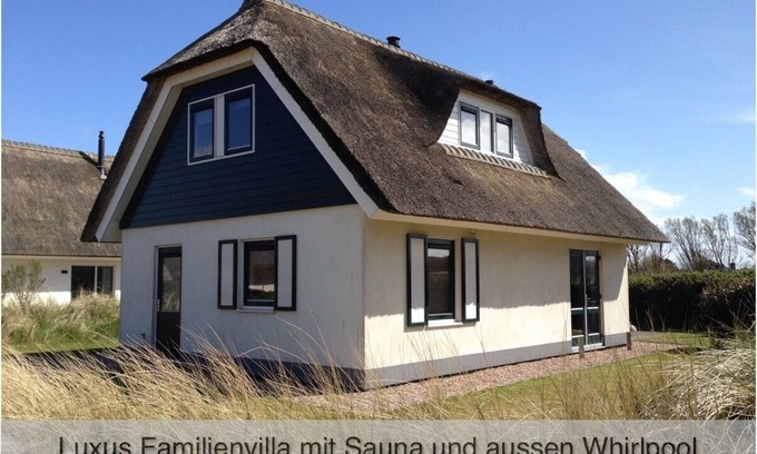 Julianadorp aan zee Villa | Luxury villa with family sauna and Wi-Fi very near to the beach (500 m)