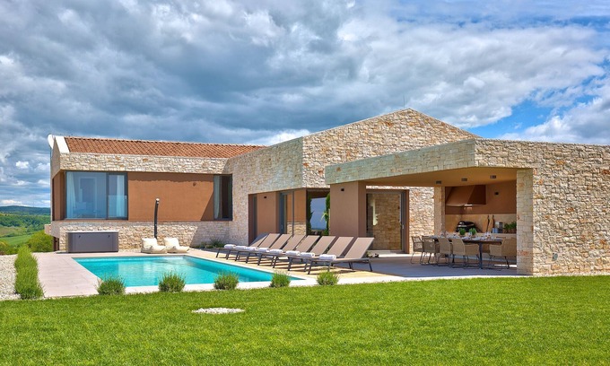 Brtonigla Villa | Luxury villa with pool and panoramic views - the perfect vacation in the heart of Istria