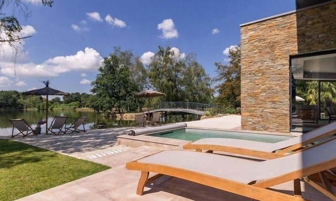 Ligne Cottage | Luxury Villa with Private Island, Heated Pool, Spa & Sauna near Nantes