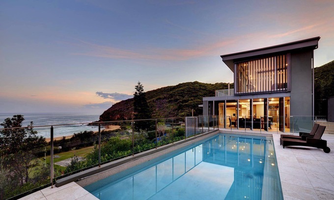 Central Coast House | Luxury Villas Killcare Beach House (Walk to the beach)