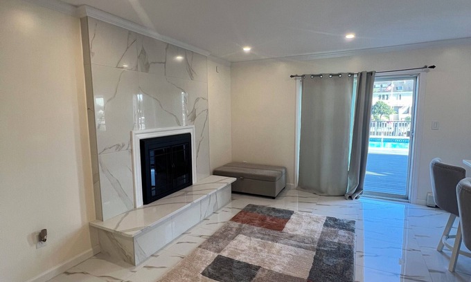 Copiague Apartment | Luxury Waterfront Getaway: Pool, Fishing & Basketball! Stunning water views