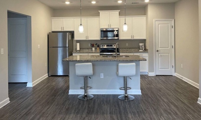 Chester Apartment | Luxury, WiFi included, Balcony, FREE parking