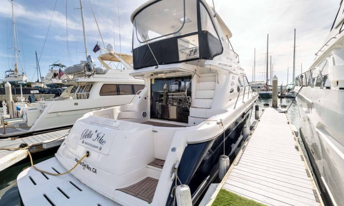 Marina del Rey Boat Rental | Luxury yacht in Marina del Rey with Bella Jolie 4 hours duration