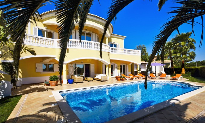 Praia da Luz Villa | LUZ, LAGOS, OCEAN VIEW, Free pool heating, BBQ AIR-CON, WiFi landscaped garden