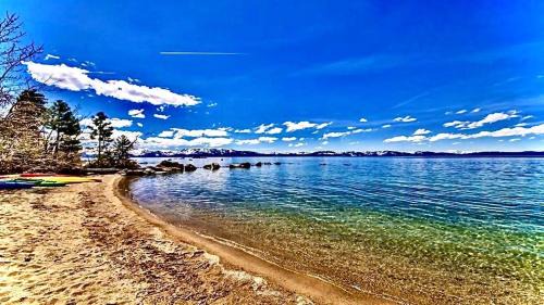 Lincoln Park Villa | Lv12: luxury villa walk to the Beach