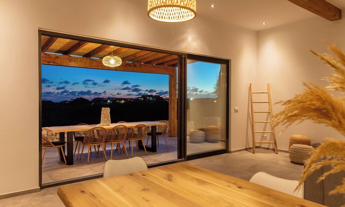 Willemstad Villa | LXRY VILLAS