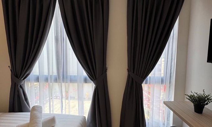 Downtown George Town Hotel | Maca Hotel by Sky Hive