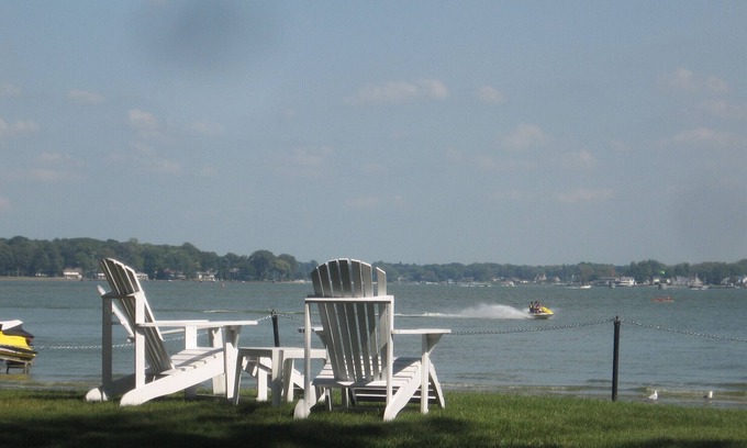 Holland Cottage | Macatawa Lake View Cottage by State Park and Bike Trails
