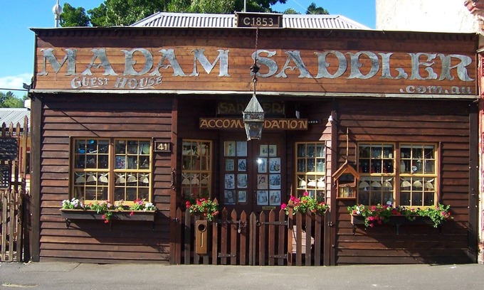 Clunes Cottage | Madam Saddler A Gorgeous Accommodation In Clunes.