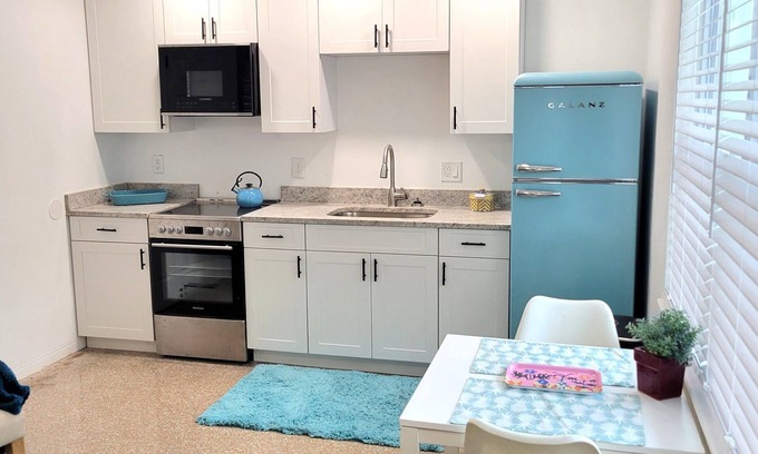 Seminole Villa | Madeira Beach Villa #4 1 Br /1 Ba 4 min to Madeira Beach