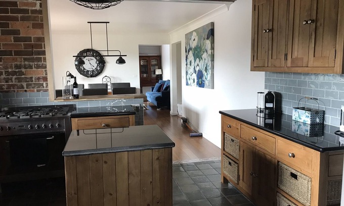 Central Mudgee House | Madeira House - District views in town