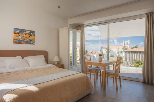 Santa Luzia Apartment | Madeira Rooftop Studio, Ocean & City View
