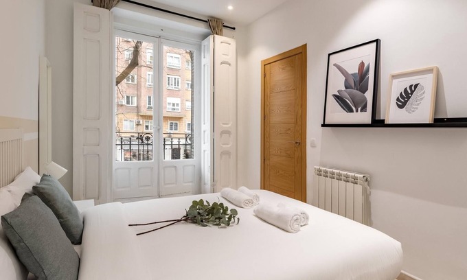 Las Acacias Apartment | Madrid Embajadores II - 4-Bedroom Apartment