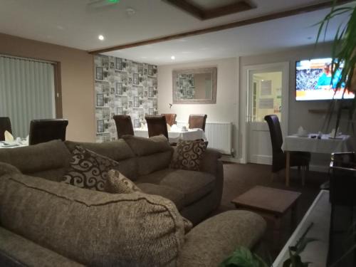 Menai Bridge House | Maen Hir