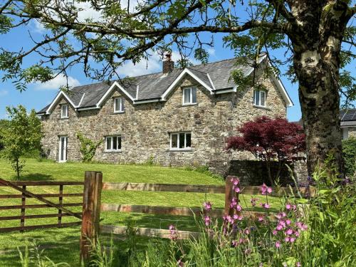 Llanybydder Bed & Breakfast | Maesyfelin Isaf B&B