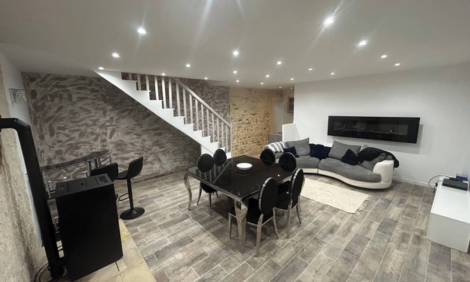 Saint-Martin-des-Fontaines House | Magnificent Renovation