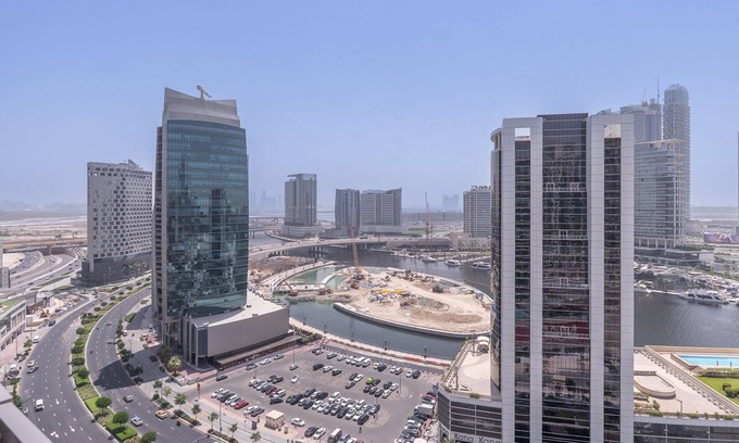 Madinat Zayed Apartment | MAG318 Lux Burj Khalifa Walk Pool View