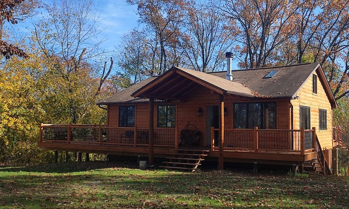 Circleville House | Magical Cabin Getaway: Lovely Log Home in Warwick